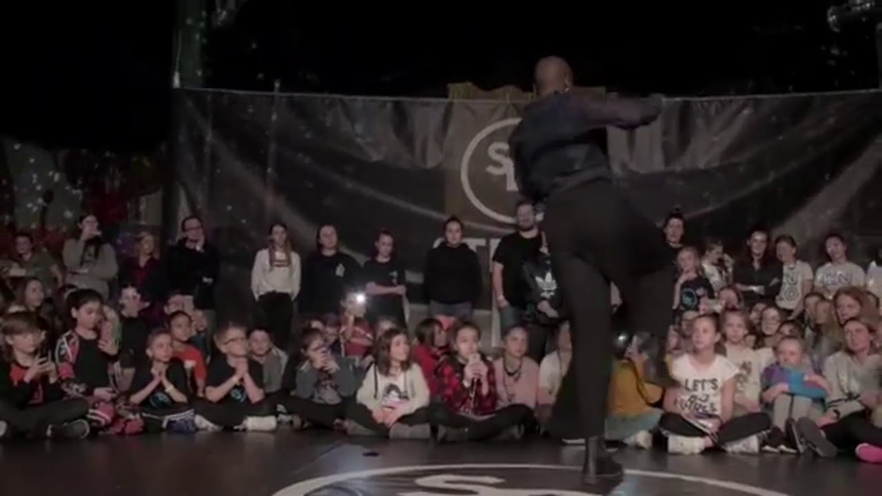 MOUNIA'S WAACKING JUDGE DEMO AT STREET DANCE STORY (POLAND)