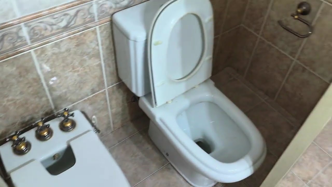 CASA 5 AMBIENTES CON PATIO Y COCHERA CUBIERTA. ANTOFAGASTA 275 AVELLANEDA