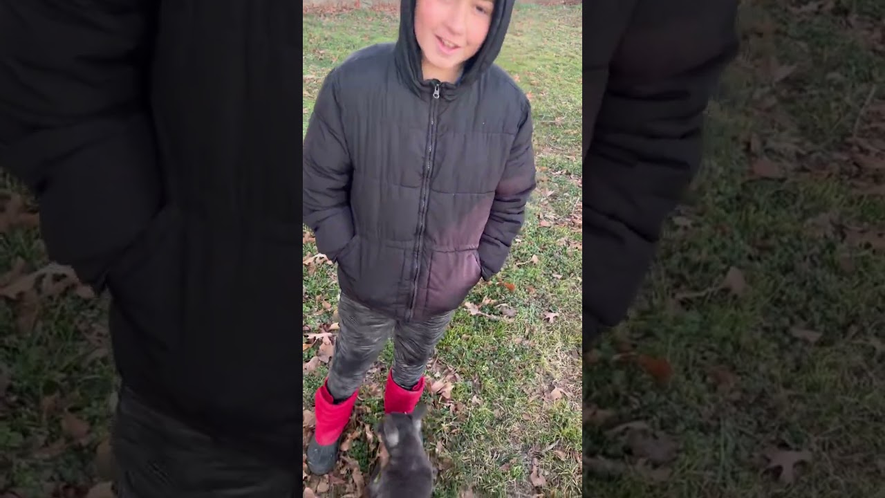 Trapping in the hay pen #trapper #trapping #hunting #outdoors #funny#fun