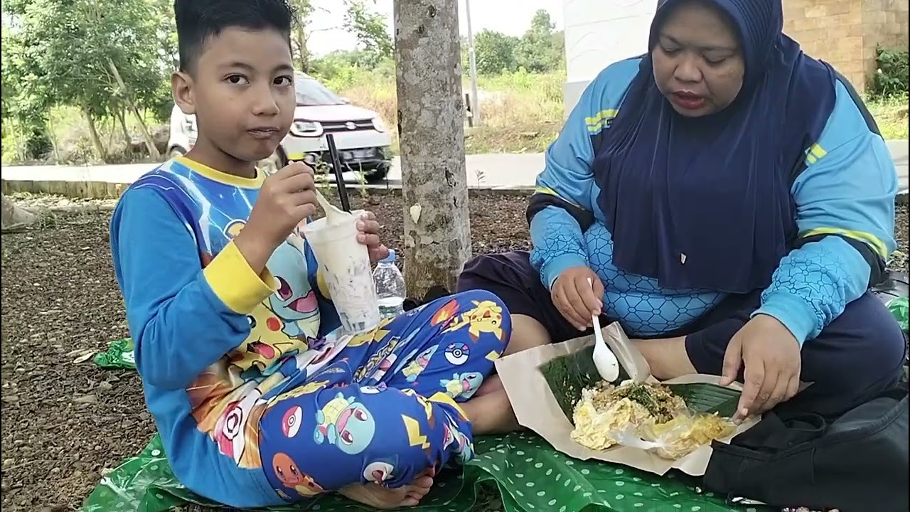 Sarapan sek lurr habis jalan2 😀😀