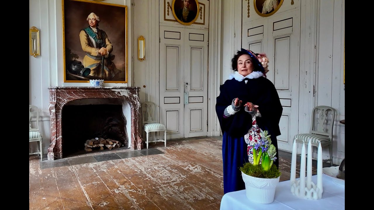 Christmas at Ljungs Castle in Sweden. How lovely can that be.