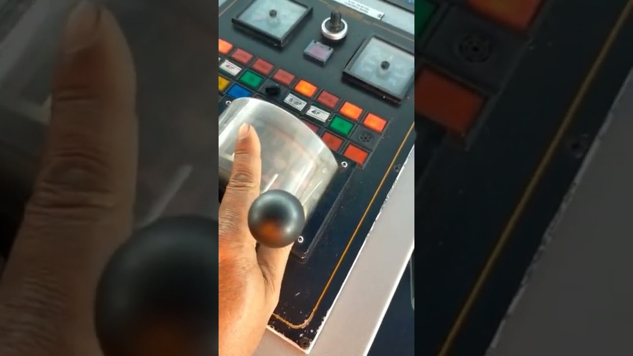 Simulasi pengoperasian Bowthruster di atas kapal niaga.