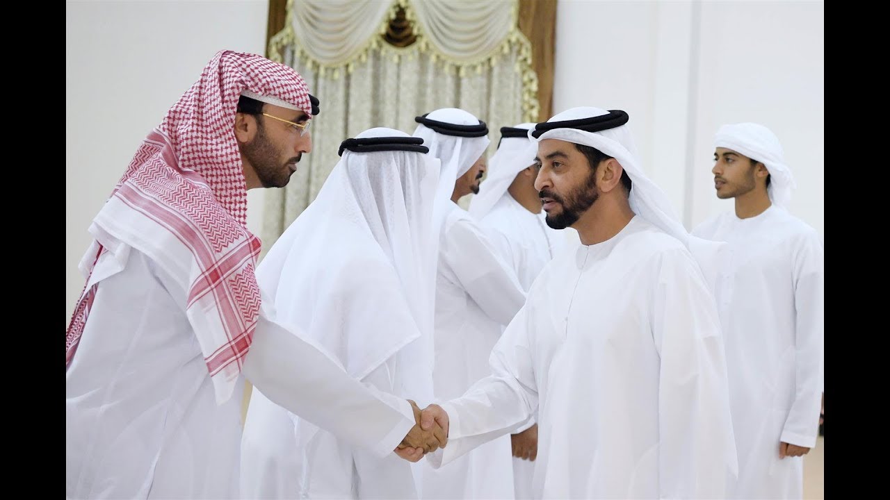 حمدان بن زايد يتبادل التهاني بشهر رمضان المبارك مع أهالي دلما