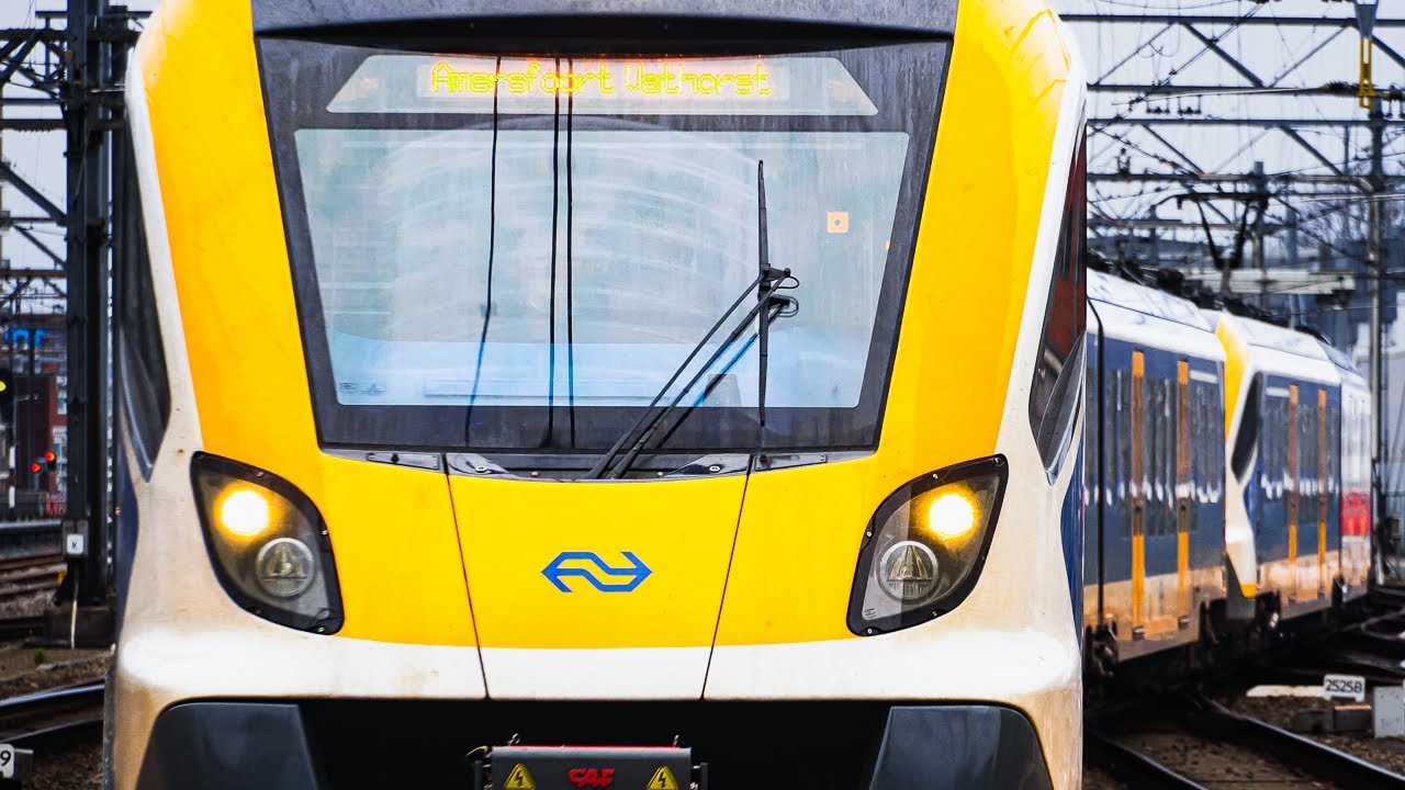 Поезда Amsterdam Centraal 2023