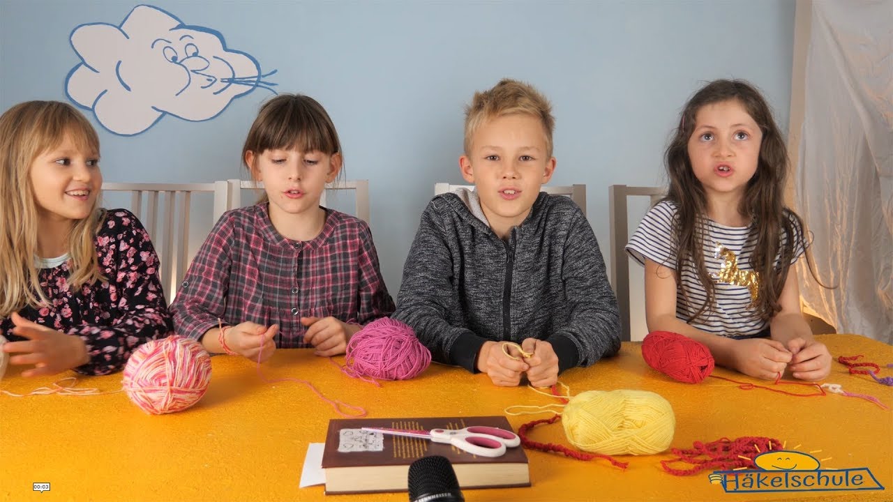Handarbeit: Häkeln mit den Fingern