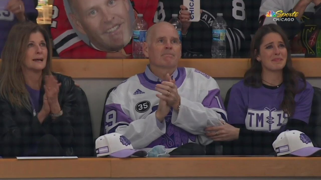 Chicago Blackhawks Honor Troy Murray With Hockey Fights Cancer Tribute