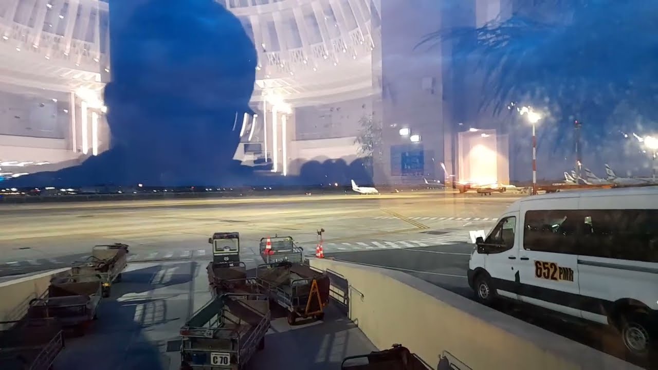 Avionul Wizz Air Malta 43057 decolează spre Aeroportul Nice Cote D Azur din Franța .