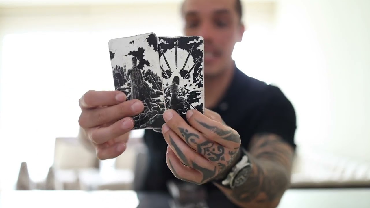 CANCER: LOVE TRIANGLE - DESPITE THE CRAZY CHEMISTRY, THEY WANT NOTHING SERIOUS | 18-24 AUG TAROT