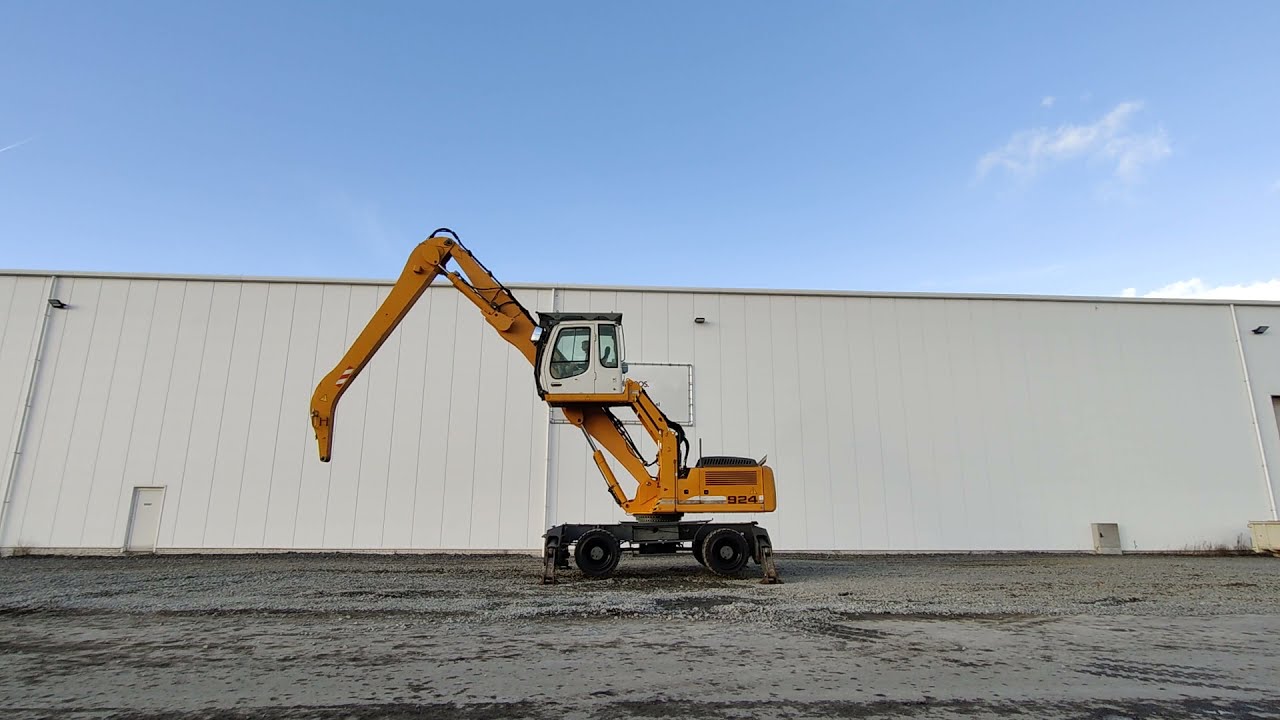 2011 Liebherr A924C Litronic Mobile Material Handler | Moerdijk, NLD Timed Auction 1- 3 December 21