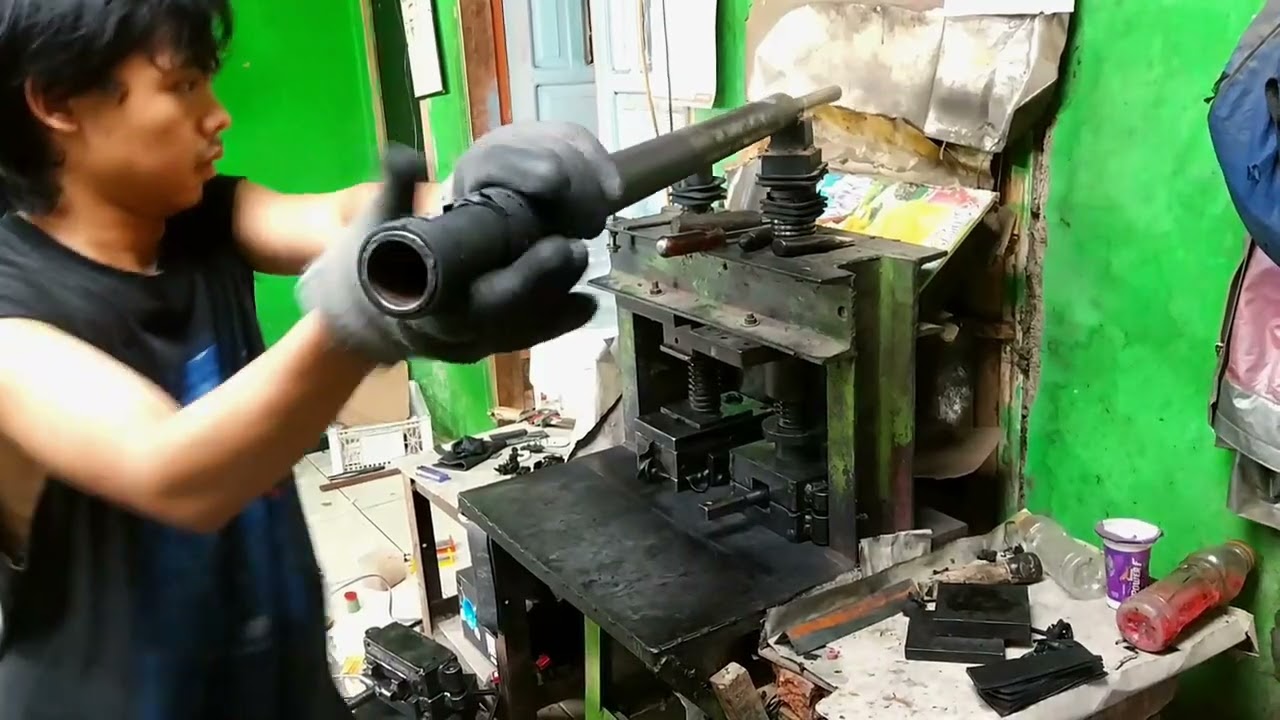 tutorial|video proses pres manual membuat spare part mobil|seperti bosper dan lain lain