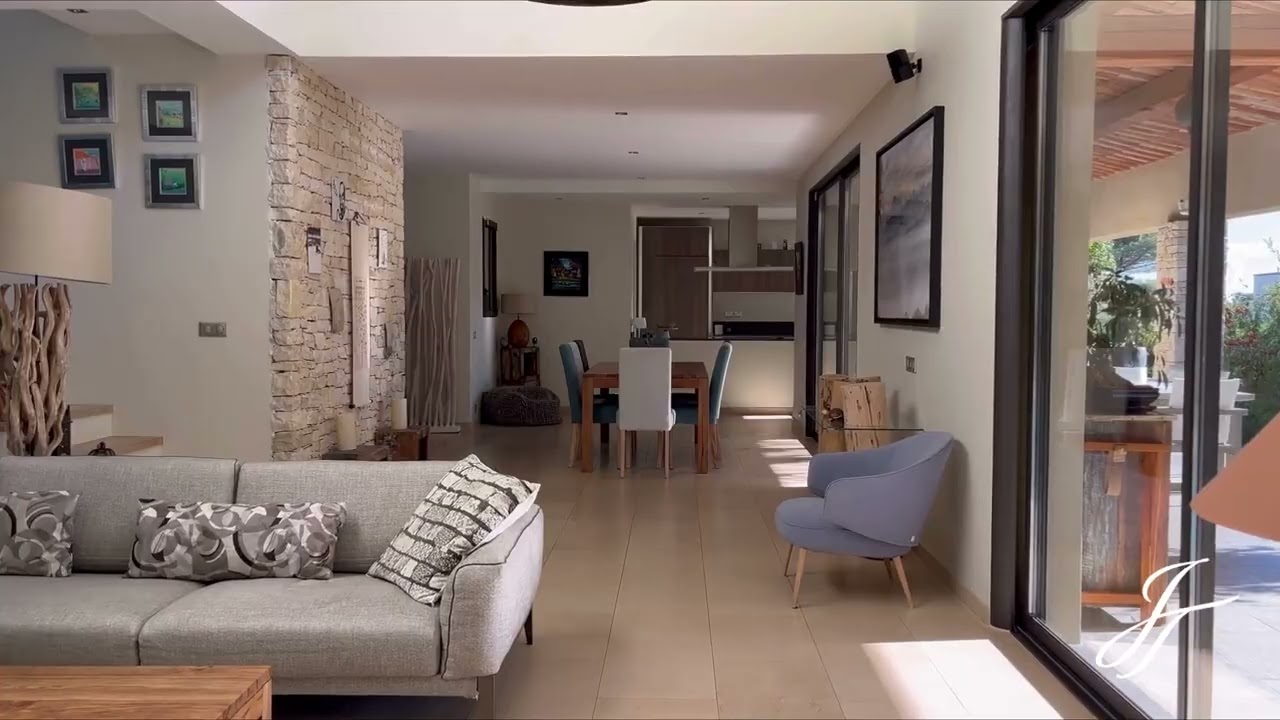 Villa For Sale - John Taylor Valbonne