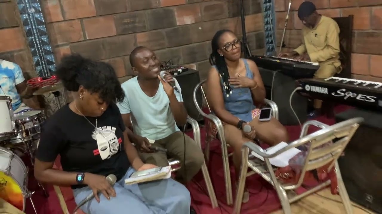 « Abôg Oyili de Esso Essomba repris par James Esso