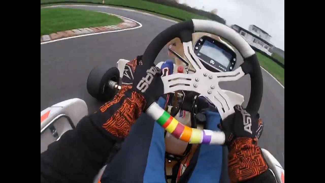 Round 10 Practice 1 senior max lights Tattershall karting centre