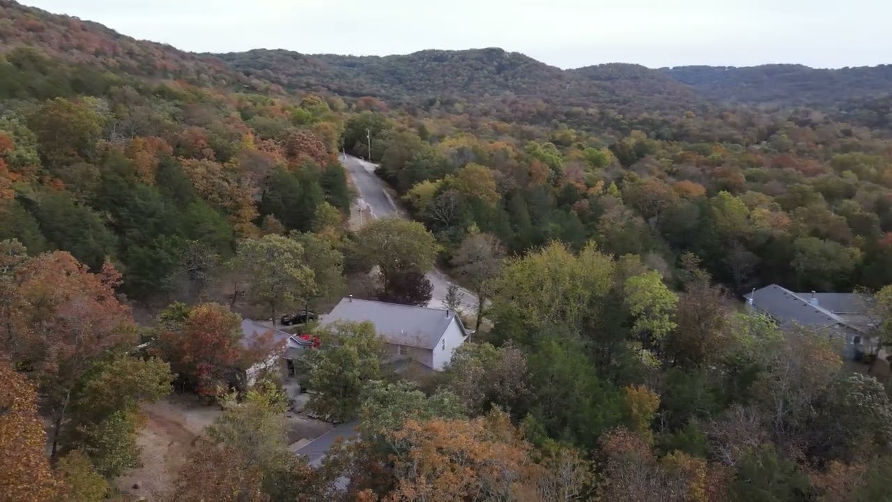 Eureka Springs AR - Beautiful Autumn Colors - Drone Footage
