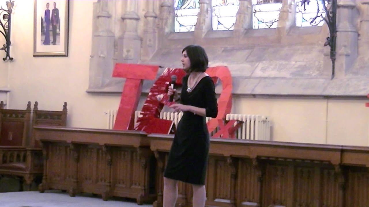Young leaders, network yourself visible! | Laura Hemmati | TEDxCollegeOfEurope
