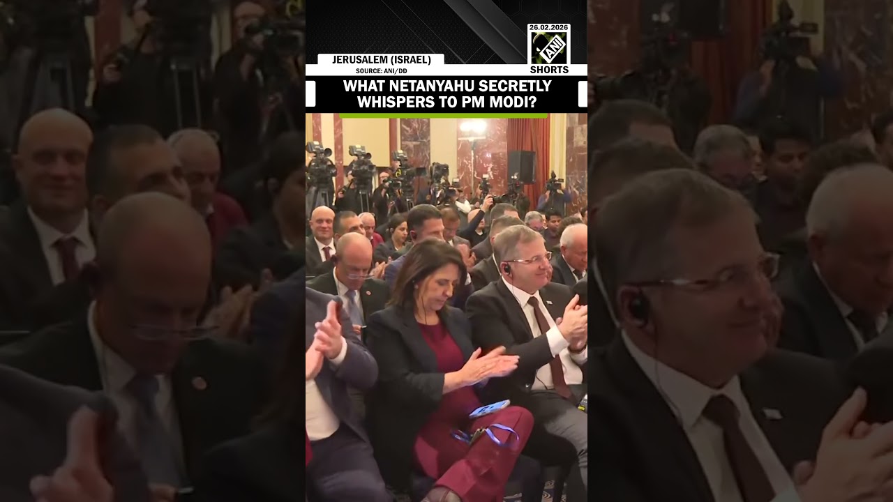 PM Netanyahu's &lsquo;secret&rsquo; whisper to PM Modi after Joint Statement goes viral | Israel Visit