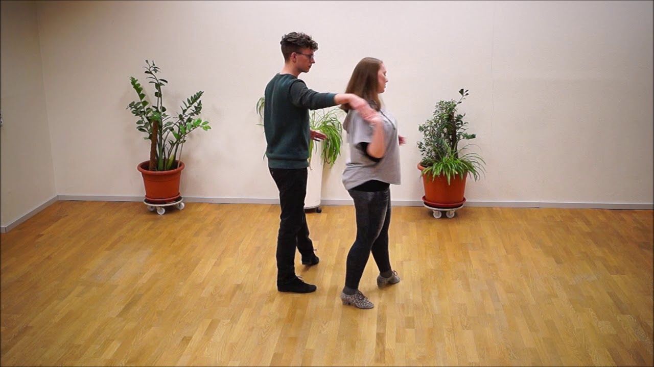 Cha Cha Cha - gestoppte Promenade, Verschieben und Spotturn Promenade