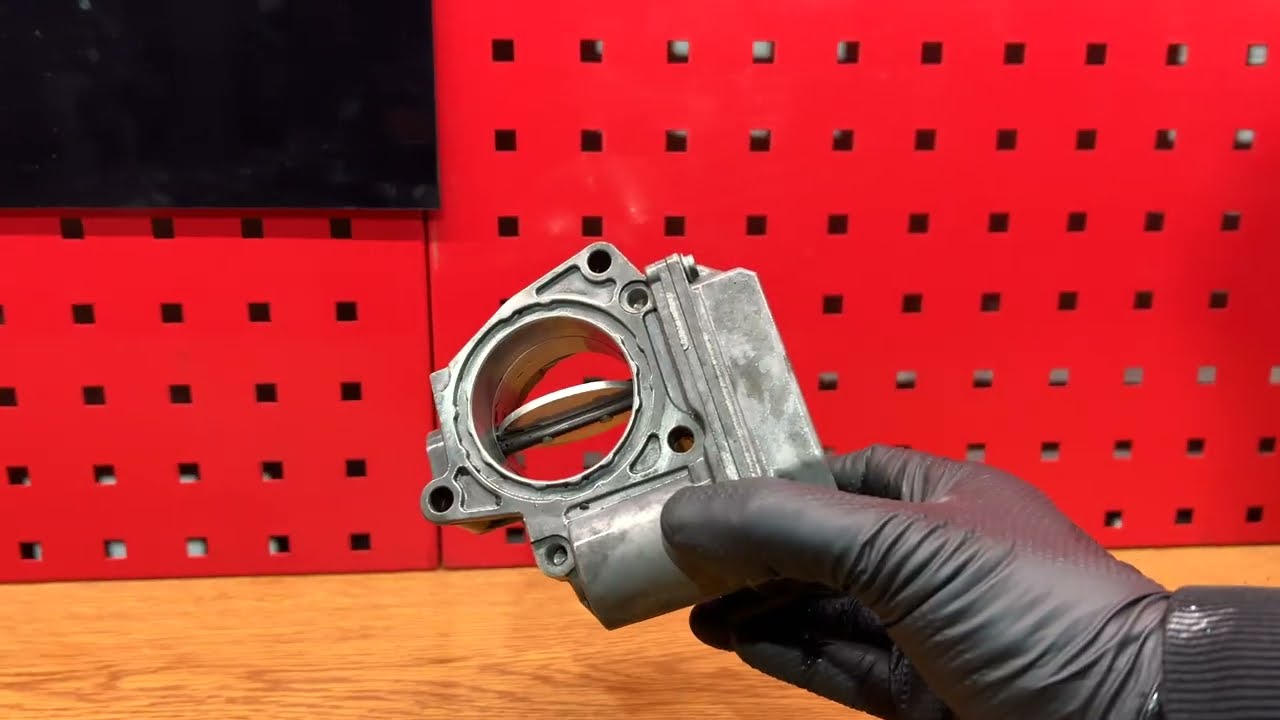 Znečistené súčiastky? Máme pre vás riešenie – Umývací stôl 19l RAWTECH!