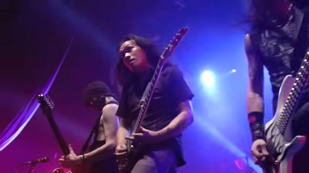 DragonForce - Cry Thunder (Live Raw Multicam 2012)