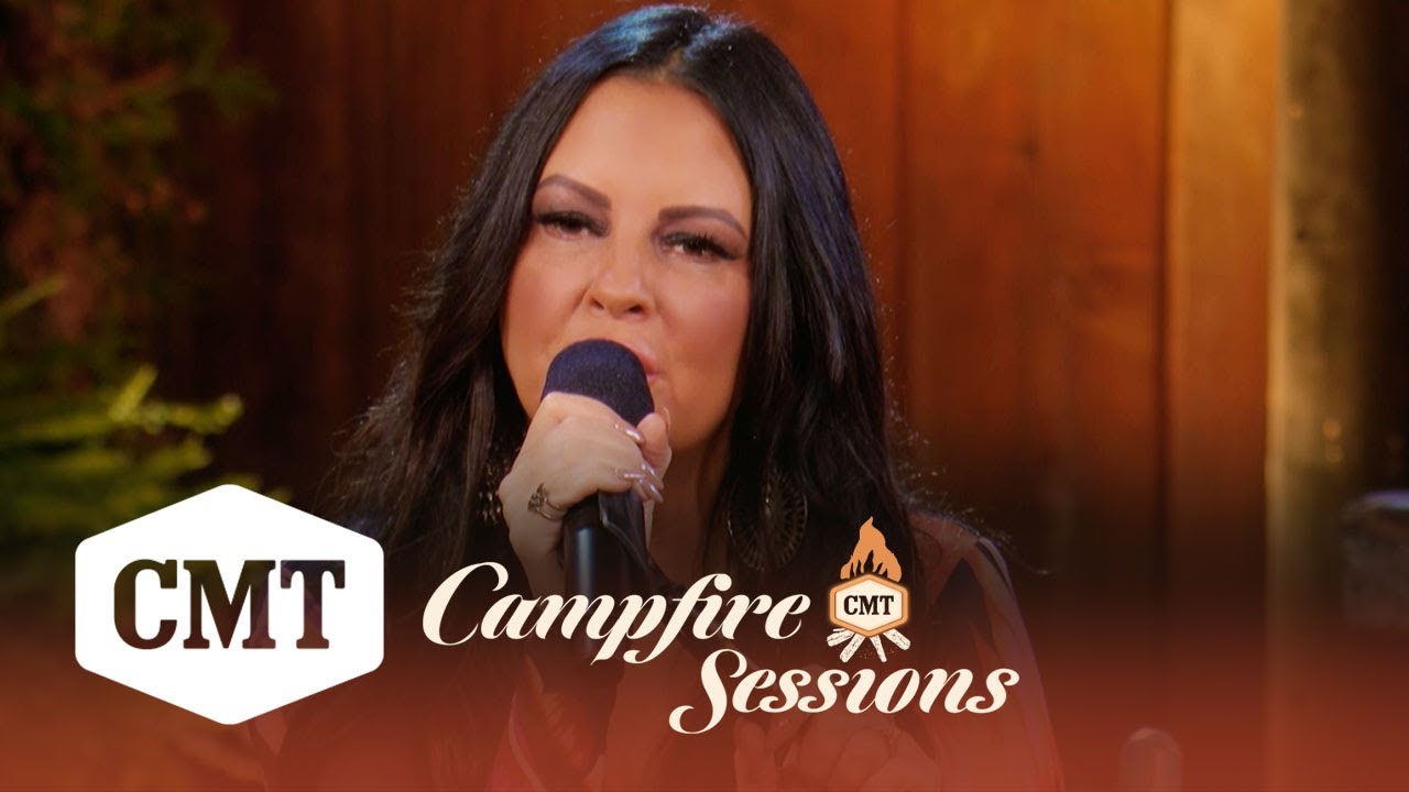 Sara Evans Performs “A Little Bit Stronger