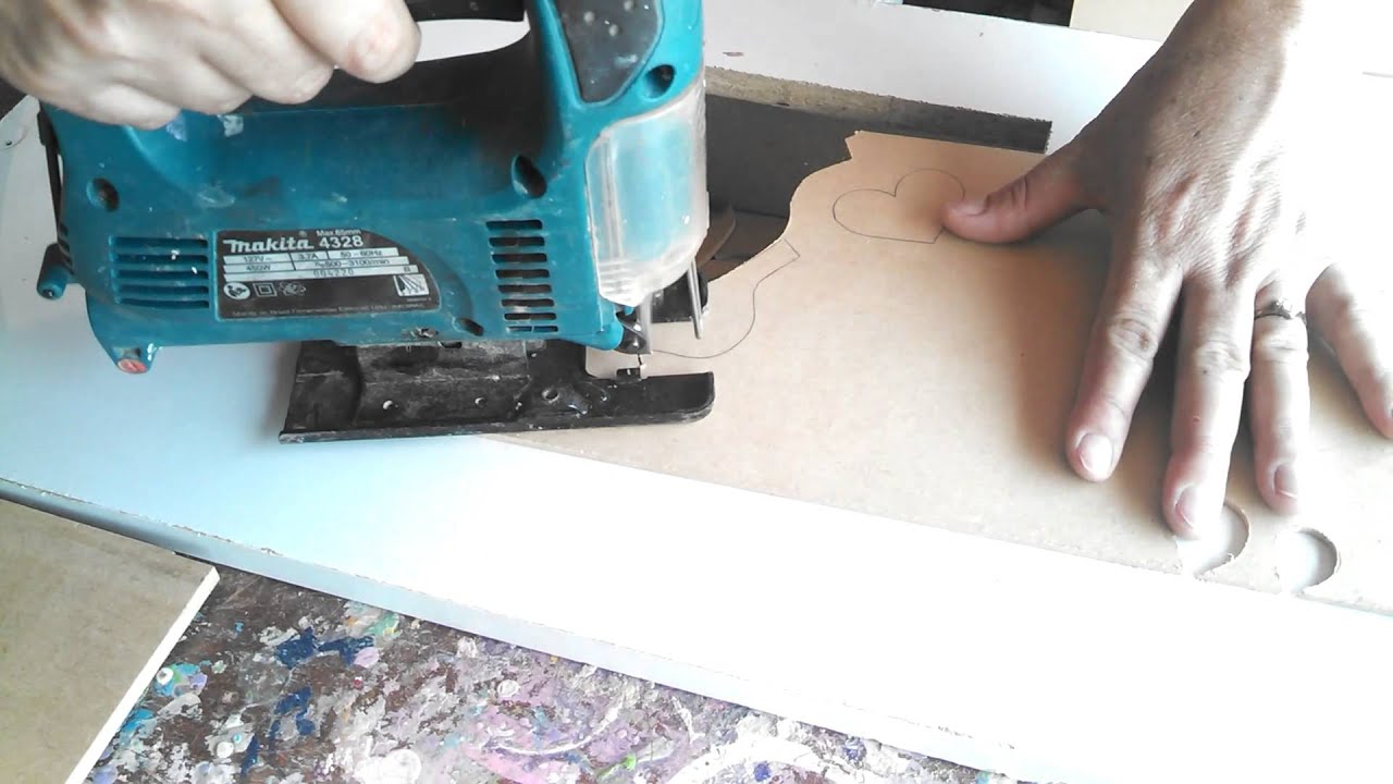 Cortar peças pequenas no MDF com tico tico #mdf #artesanatos #manual