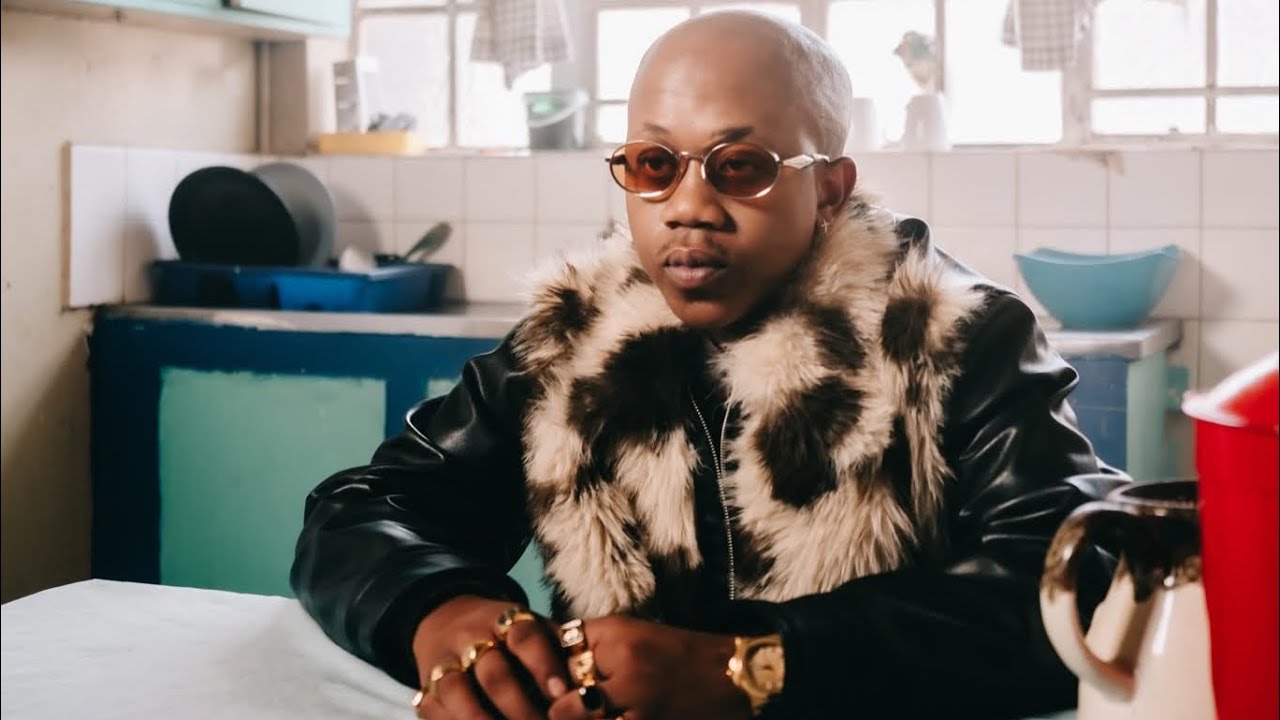 Young Stunna & Kabza De Small Feat. Thatohatsi & Nia Pearl - Amaphoyisa Ekasi Official Audio