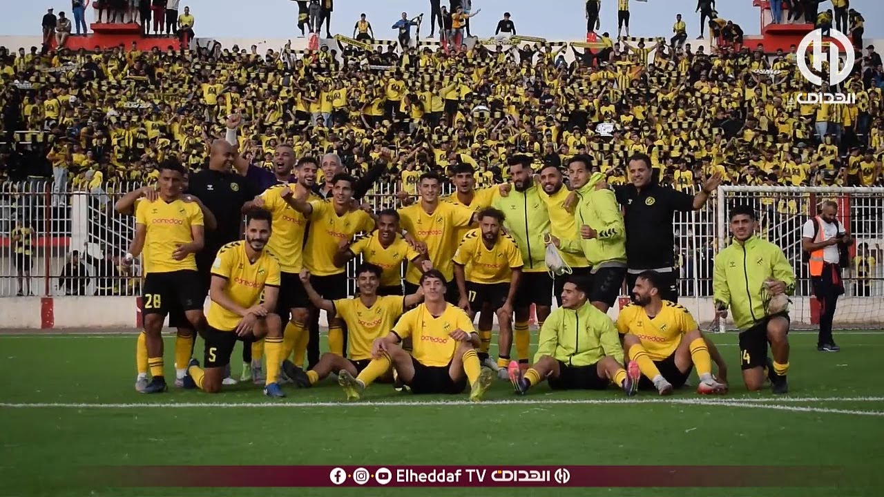 إحتفالات لاعبي إتحاد الحراش مع الجماهير بعد التأهل إلى الدور 32 من كأس الجمهورية