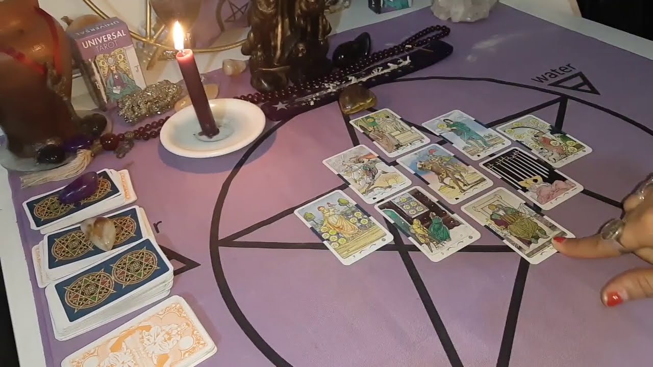 SUA VIDA AMOROSA NAS CARTAS: COMO EST&Aacute; E COMO VAI FICAR?