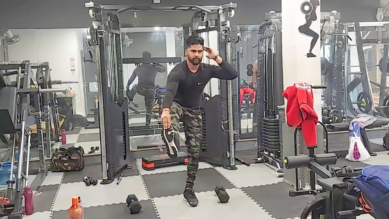 Work your stabilizing muscles | #onelegsquatchallenge | Sailing Beast