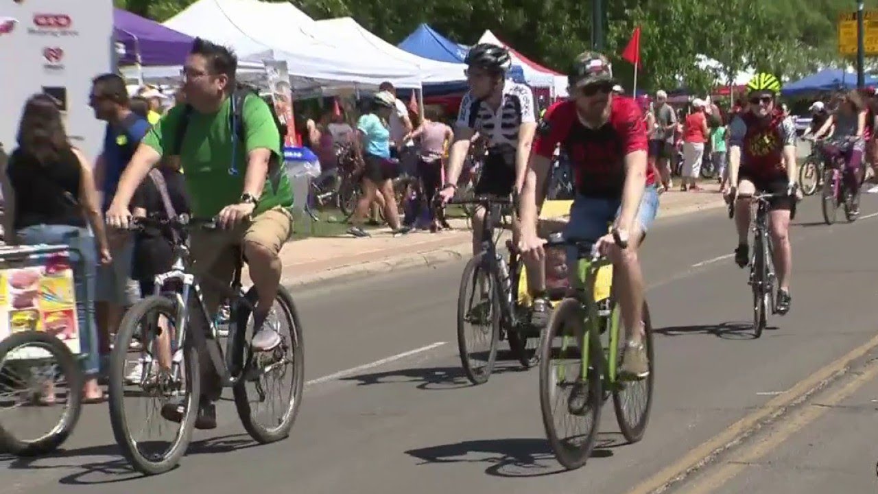 Hundreds bike, play, run during Siclovia