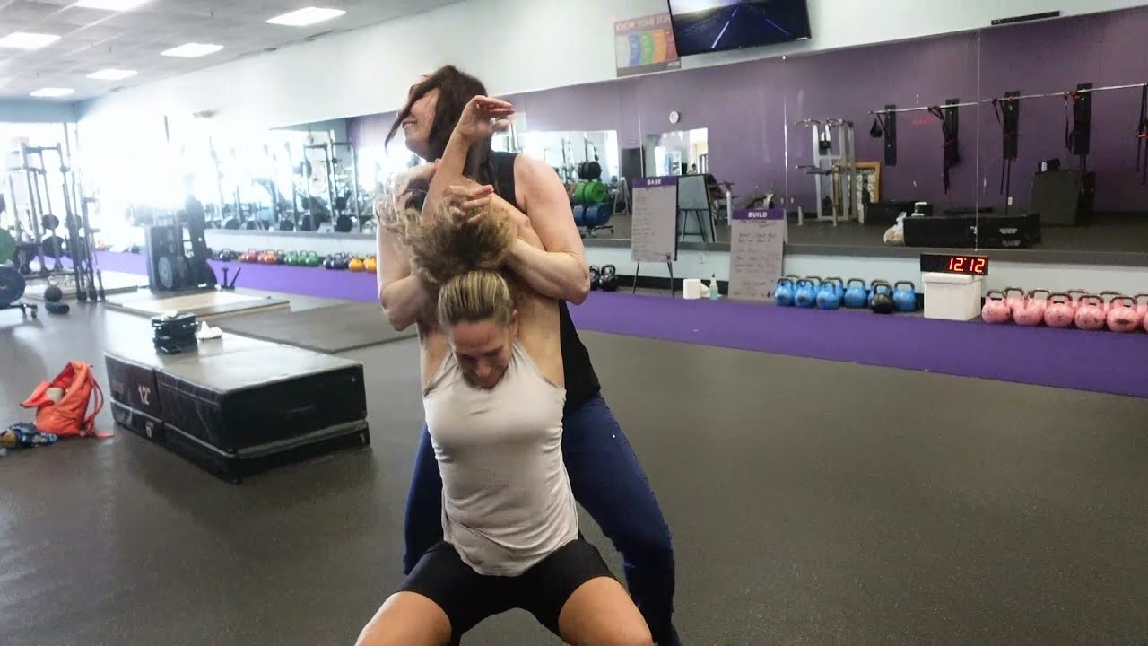 Sparring with & without Gloves(Choke-hold, Nelson Hold & Camel Clutch) Lizzy vs Sarah
