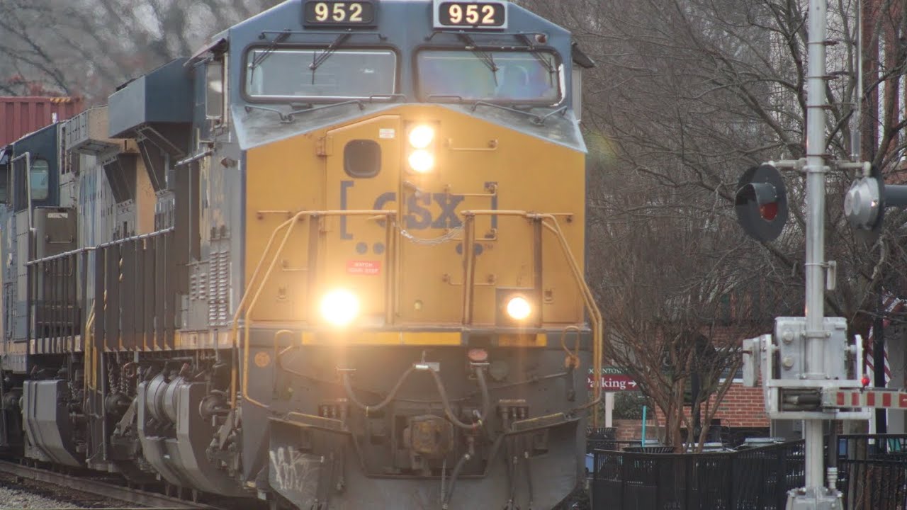 CSX I135-16 and AMTK P065-16 at Ashland 