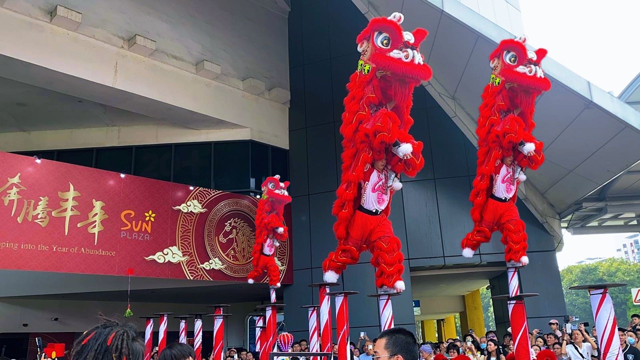 🧨LION DANCE at Sembawang 🧧Sun Plaza 2026