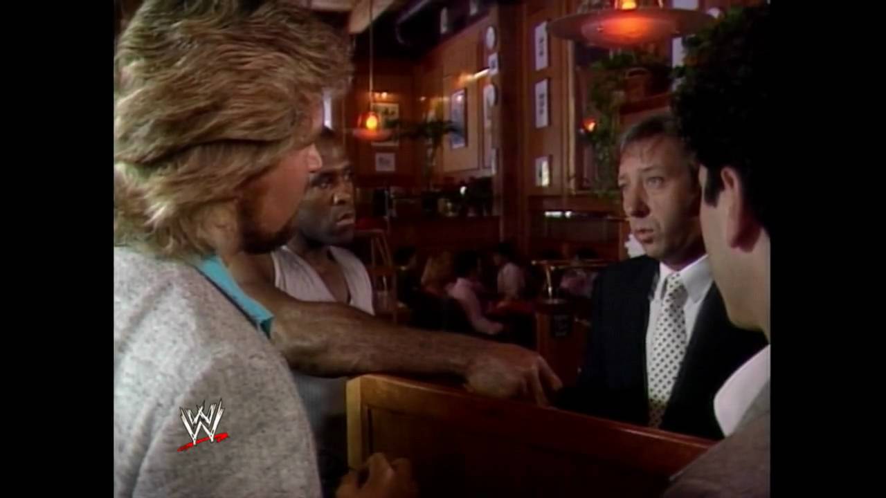 Зал славы WWE: «Человек на миллион долларов» Тед ДиБиаси платит свой