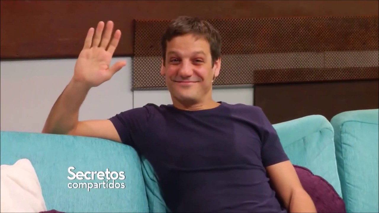 Rodrigo de la Serna being the most precious, chaotic and dramatic man for 2 minutes and 45 seconds