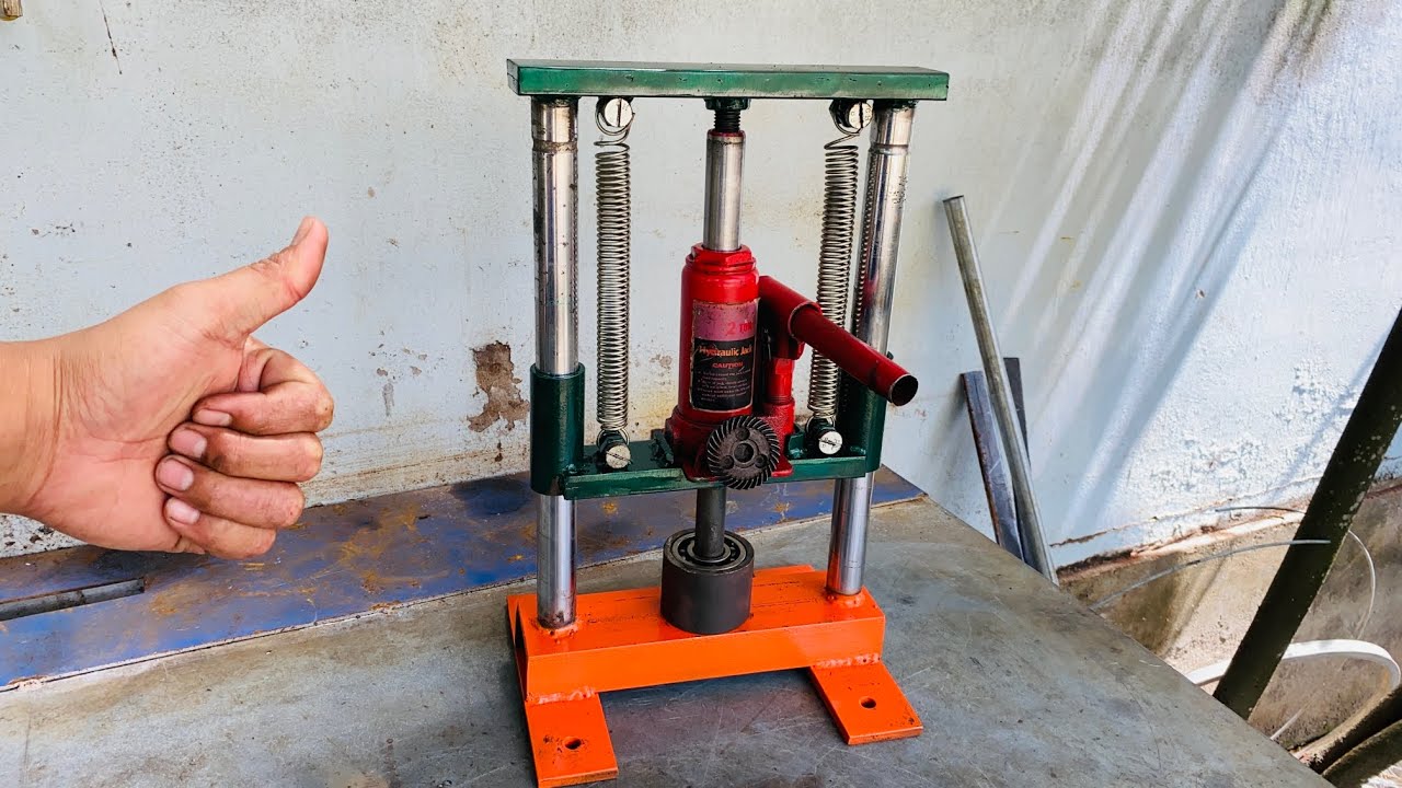 chế máy ép thủy lực chữ H siêu khỏe từ con đội