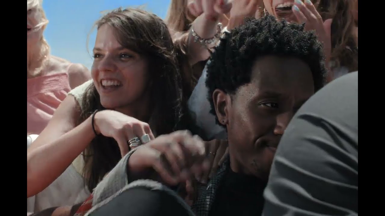 MorMor - Far Apart (Official Video)