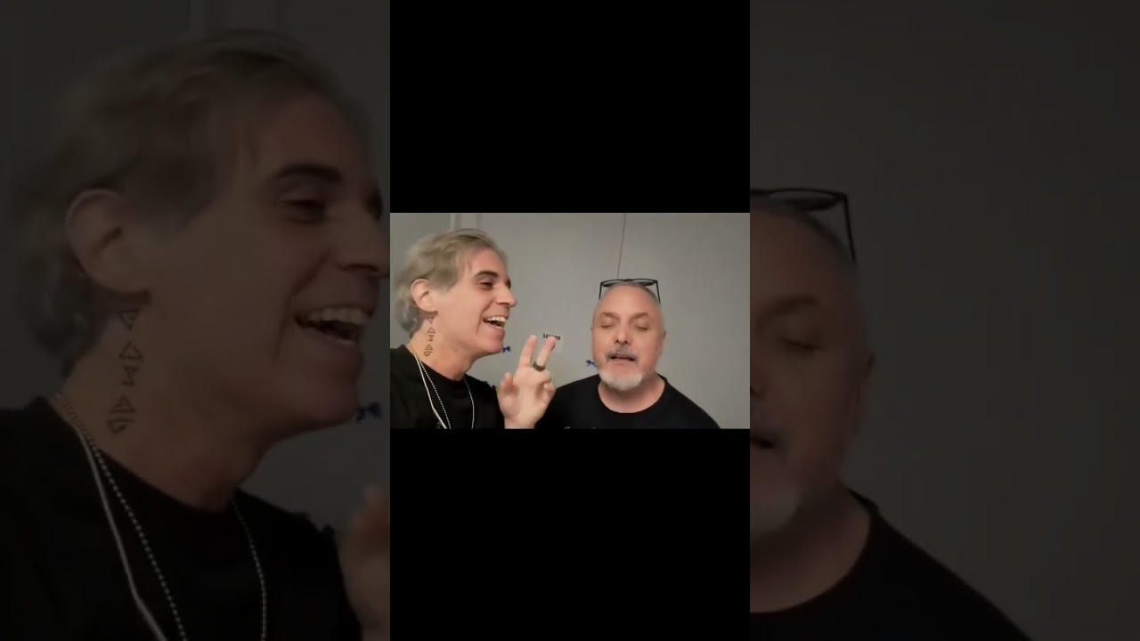 Isra Ramos y Ram&oacute;n Lage cantando Noche de Halloween Acapella