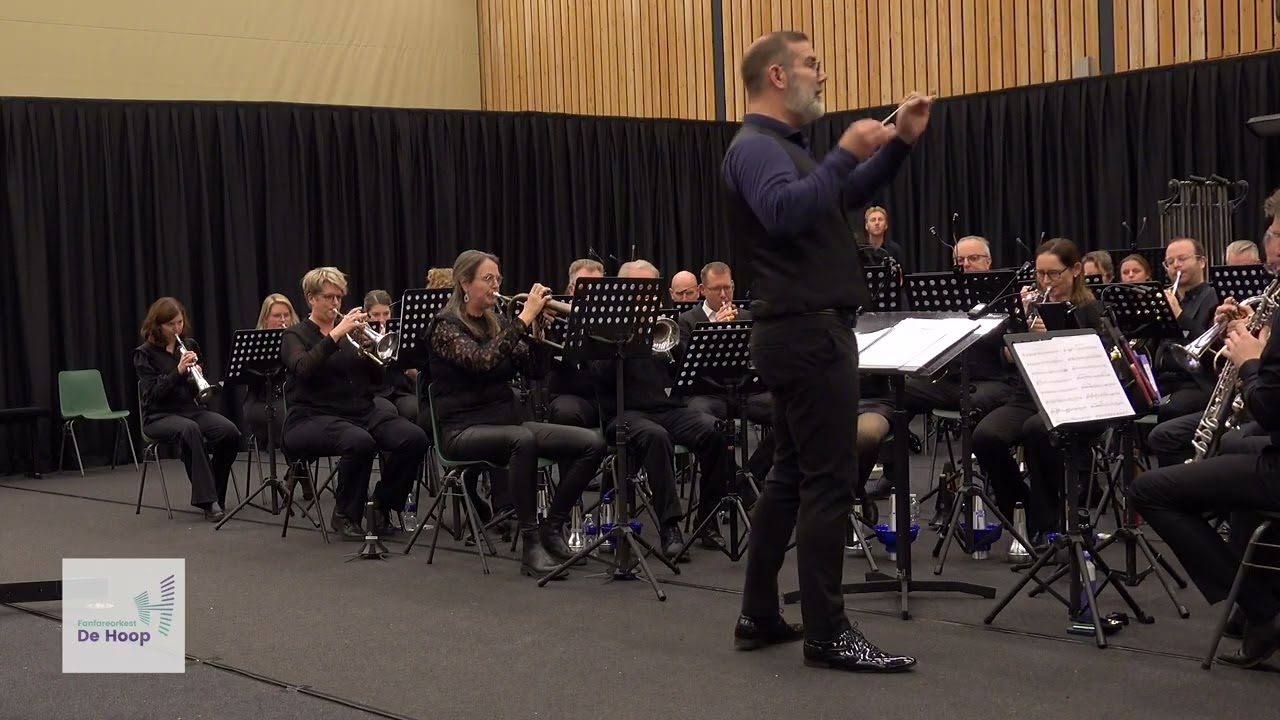 01 Girl Crazy - Fanfareorkest de Hoop Stellendam