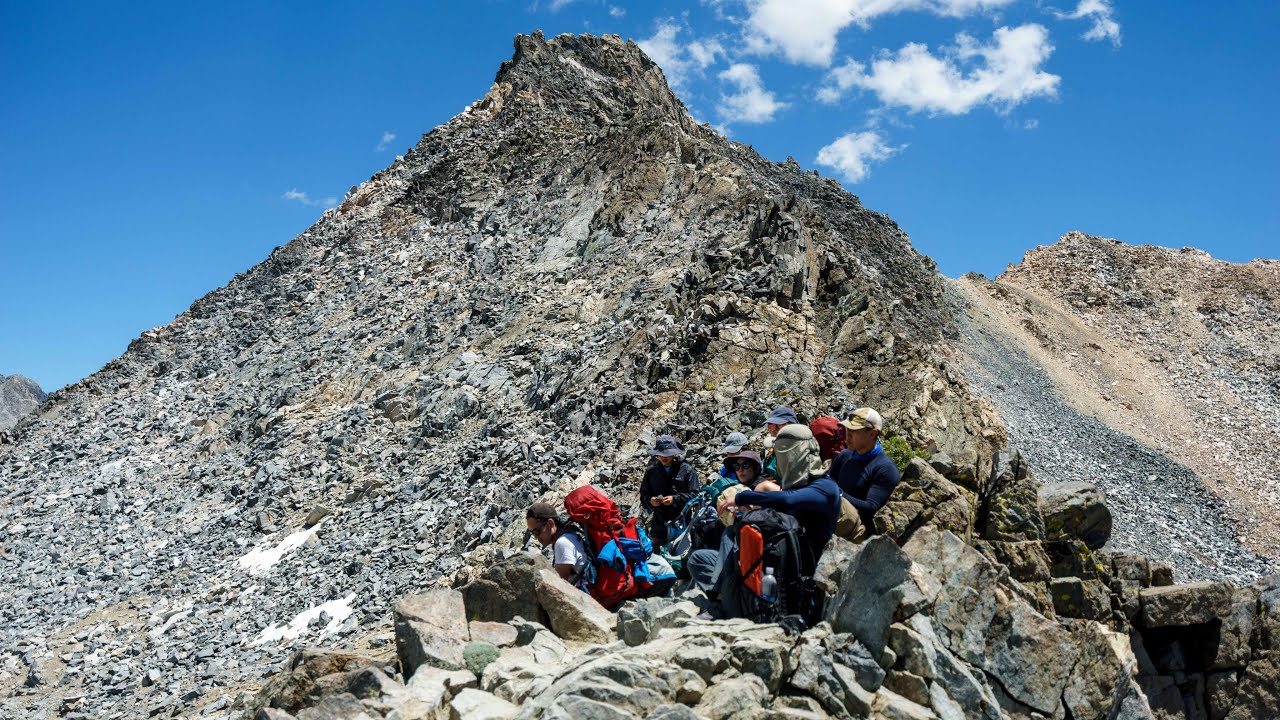 Onion Valley to Rae Lakes via Kearsarge and Glen Pass