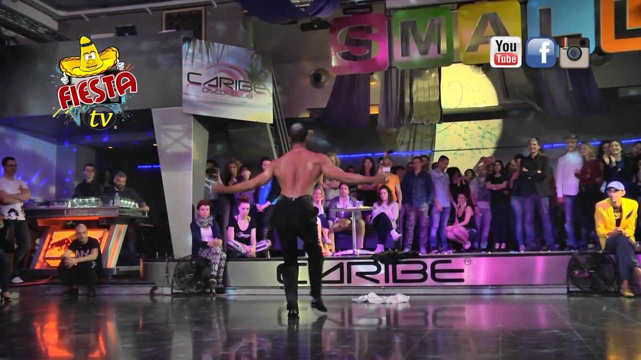 FIESTA TV - DA BALLANDO CON LE STELLE MAYKEL FONTS IN UNA RUMBA CUBANA