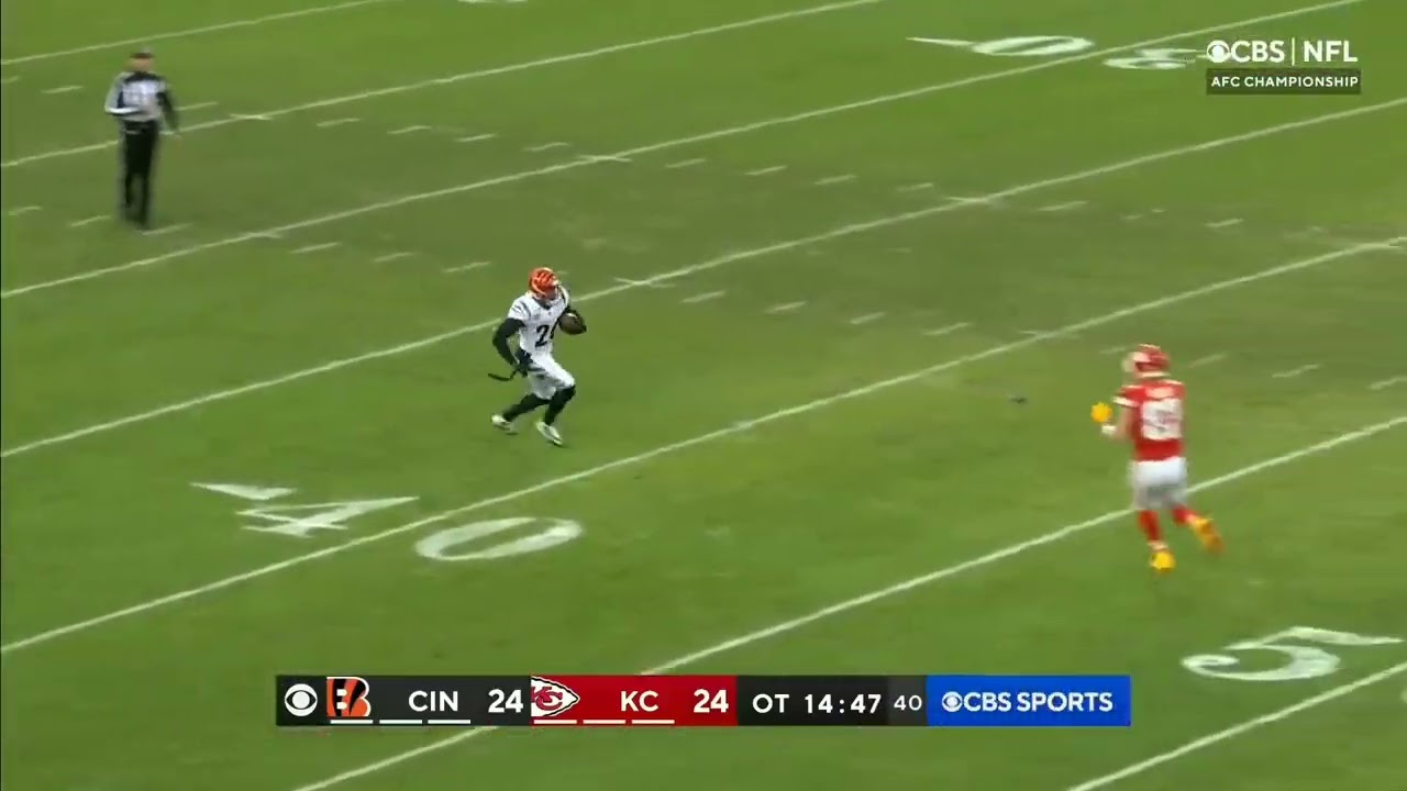 Patrick Mahomes Throws Interception in OT vs Bengals