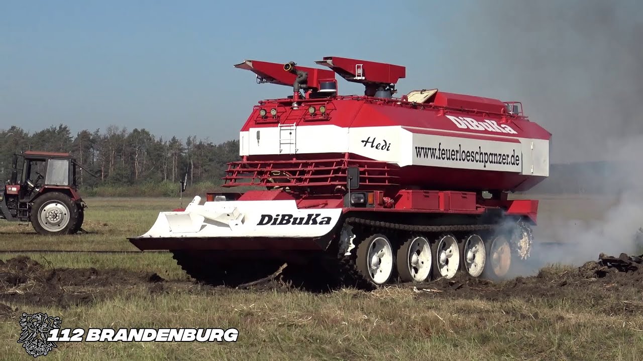 (Spot-55 im Einsatz) Löschpanzer der Firma DiBuKa auf der FireMobil 2024