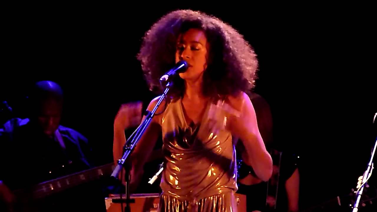 Corinne Bailey Rae - Love's On Its Way (Live @ La Cigale)