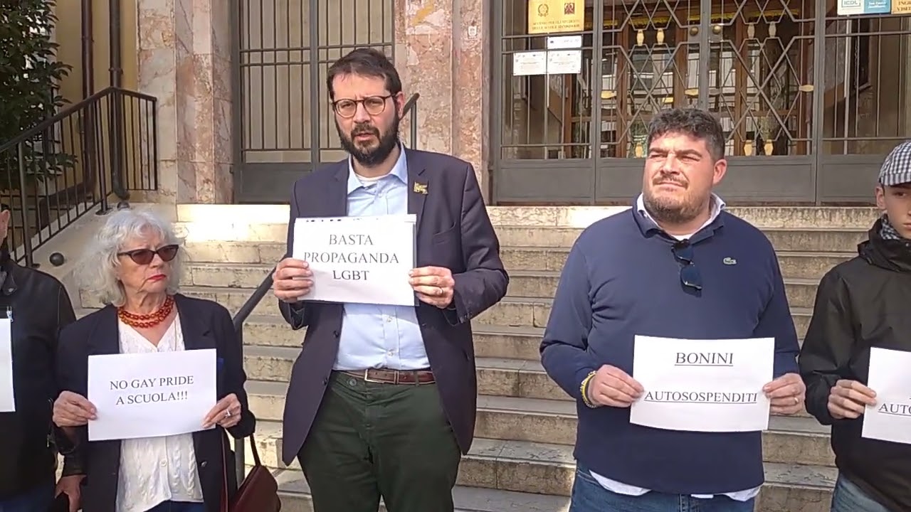 Verona. Flash mob contro propaganda gender nell'istituto Agli Angeli. Parla Vito Comencini