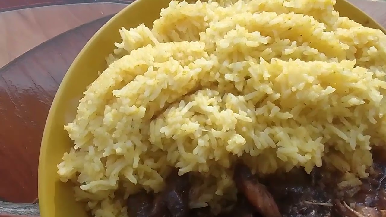 It's eating time 