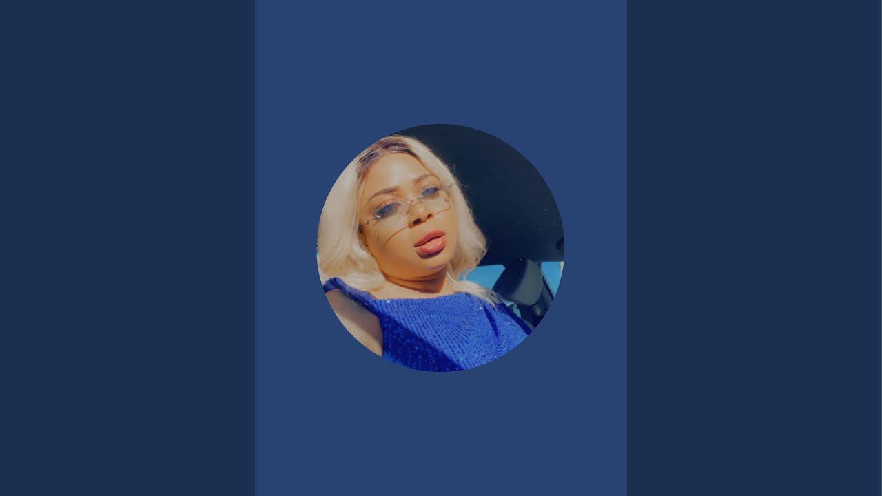Installing my wig and make up to stay at home. 