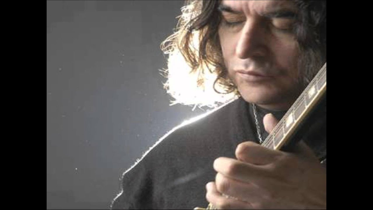 Luis Salinas - Un Poco Más