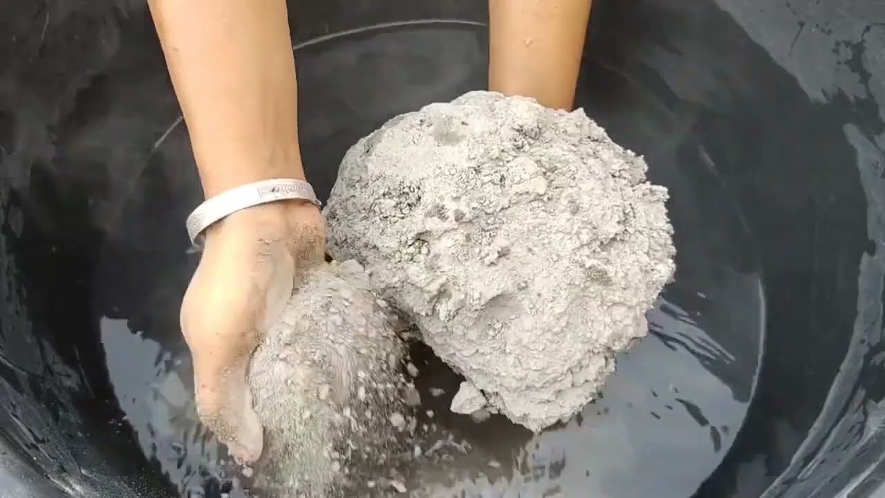 Gritty charcoalashes dusty 🌪️ crumbling in water 💦💦