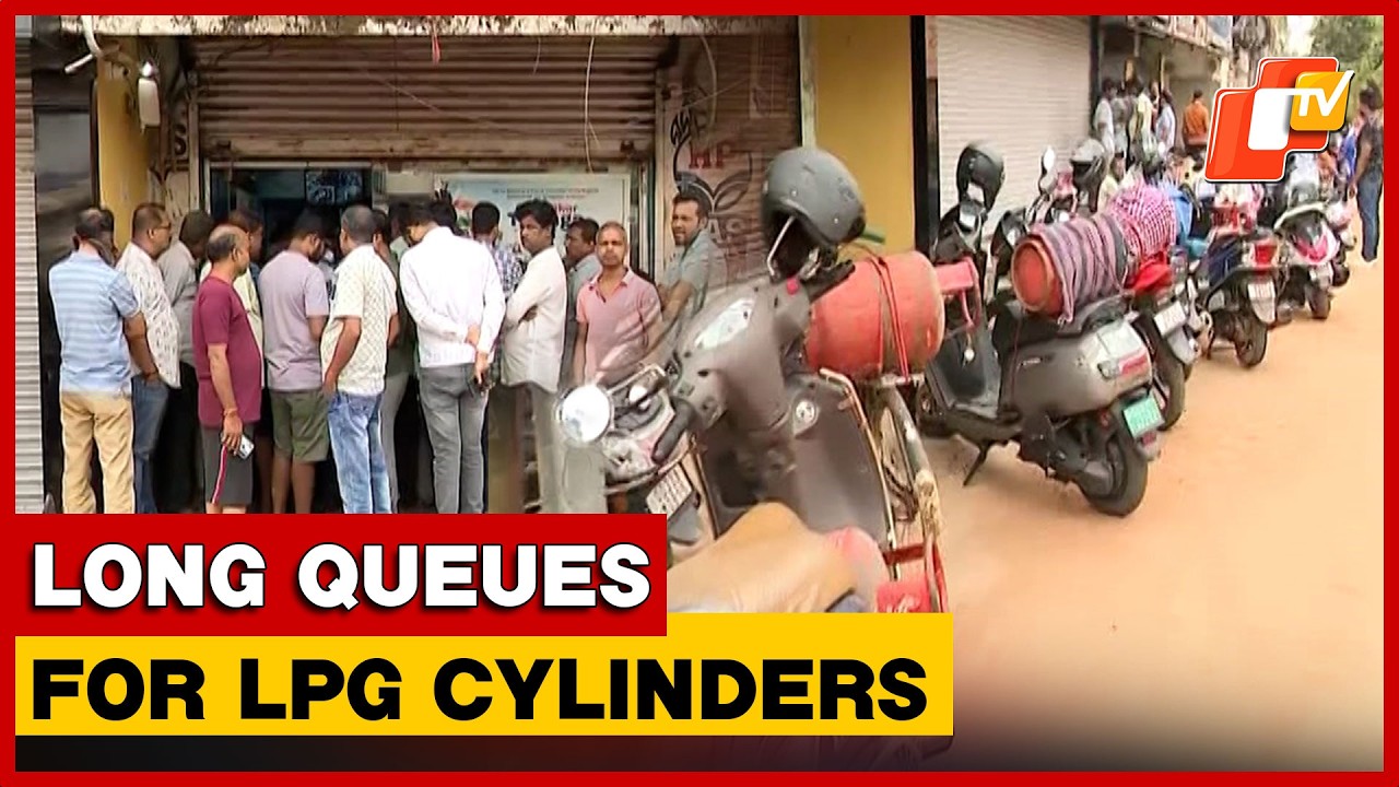 Long Queues Outside LPG Distribution Centre In Bhubaneswar, Residents Express Concern